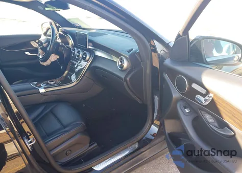 2017 Mercedes-Benz Glc 300 z USA, uszkodzony, nr VIN WDC0G4JB5HV011667